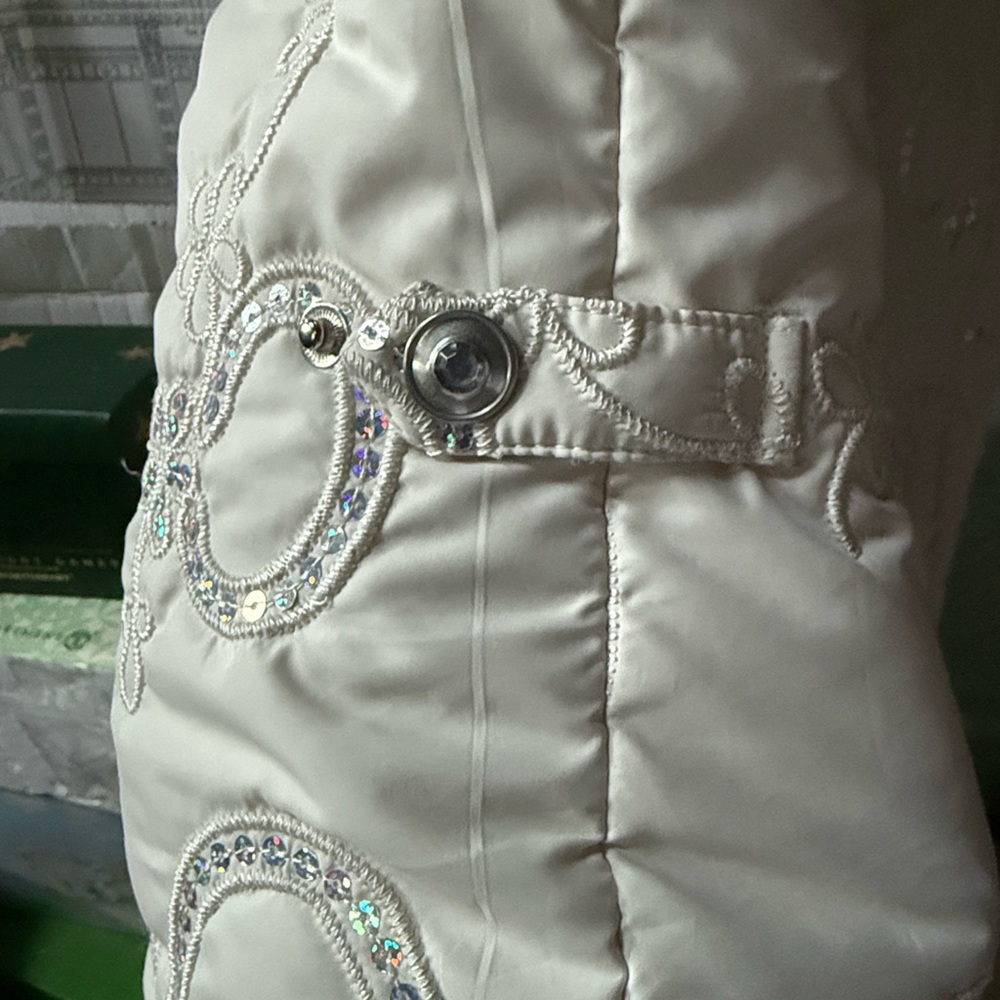 Sequin Embellished Creamy White Quilted Vest - Picture 11 of 14